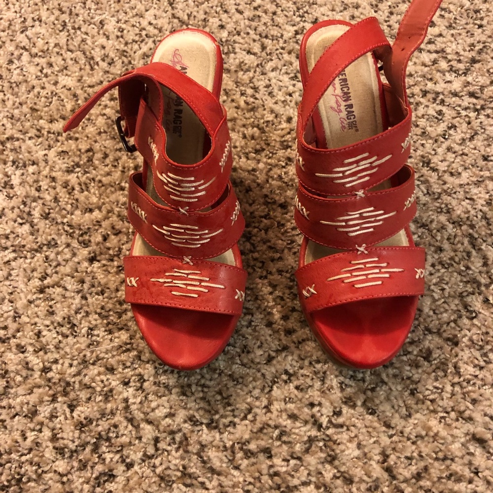 Shoe - Picture 3 of 3